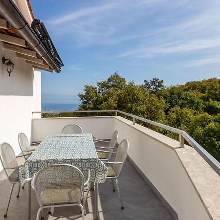 Lovely Apartment In Brsec With House Sea View Eksteriør bilde