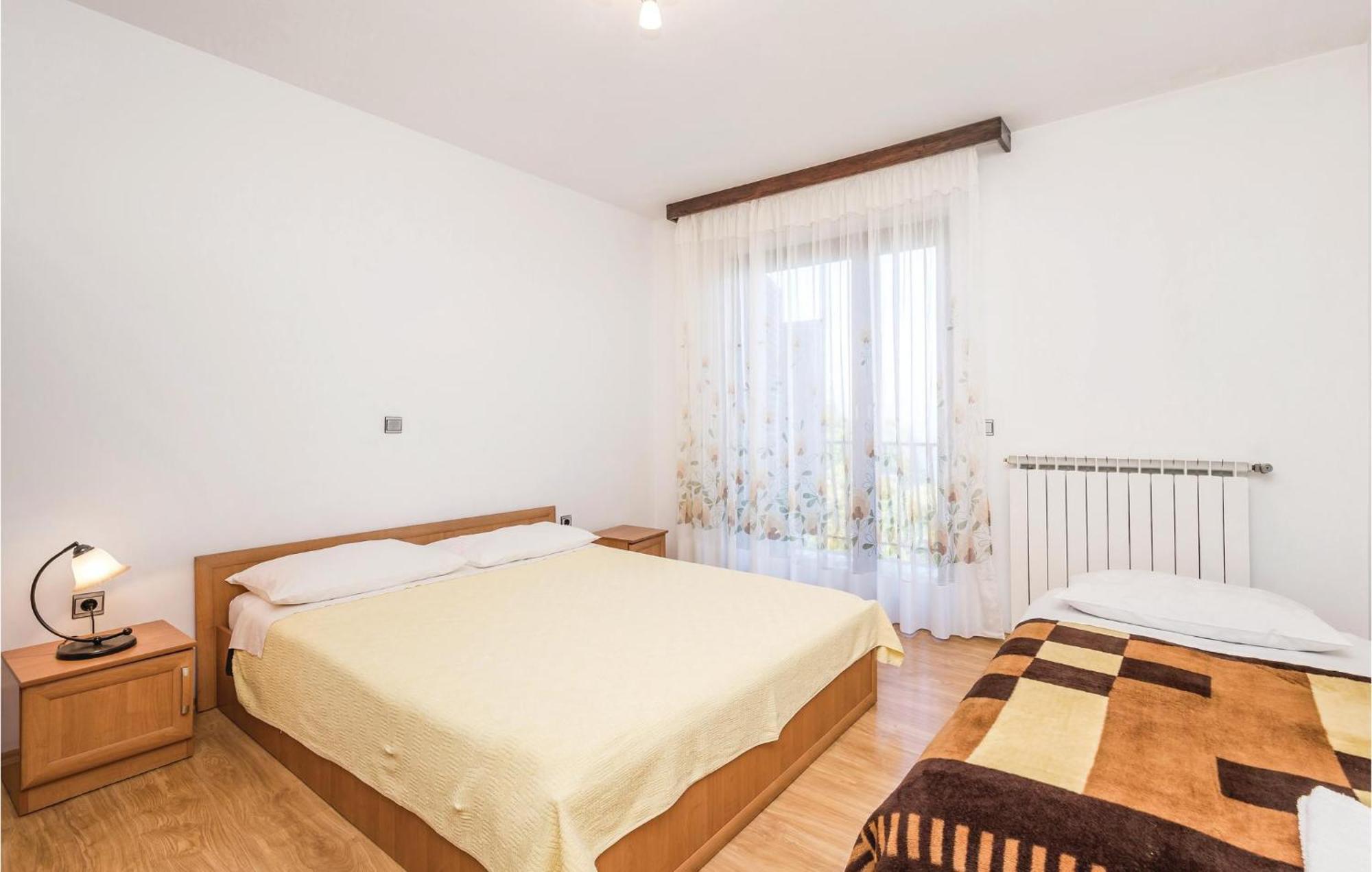 Lovely Apartment In Brsec With House Sea View Eksteriør bilde